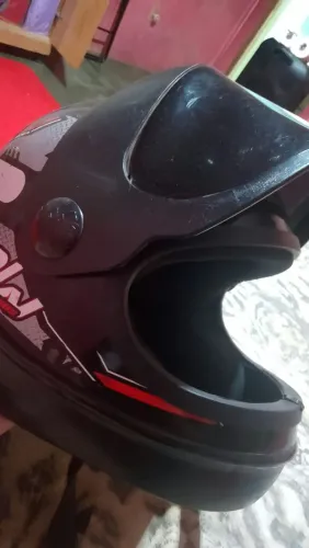 Capacete Em Bom Estado