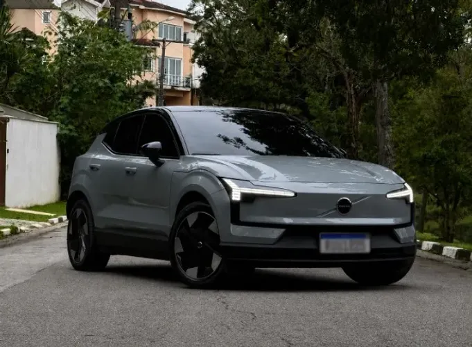 Volvo EX30 E40 Core (elétrico) 2024