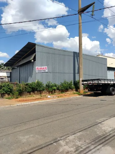 Aluga-se Galpão 400 m2- 4 mil