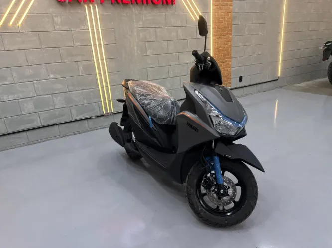 Yamaha Fluo 125 hybrid connected abs 2027