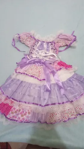 Vestido de matuta (São João) usado uma única vez, veste entre 2 e 3 anos.