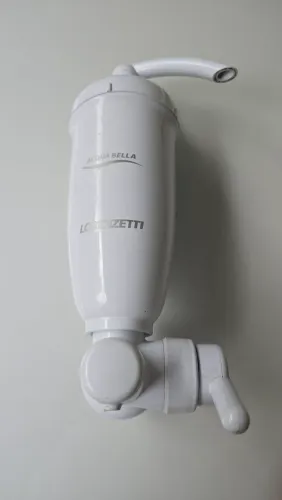 Filtro purificador de água Lorenzetti, modelo Acqua Bella, cor branco.