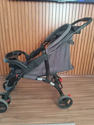 Carrinho de bebê Cosco (SEMINOVO, EM ÓTIMO ESTADO)