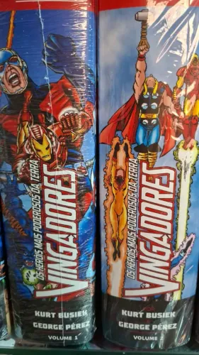Omnibus Vingadores Kurt Busiek e Pérez vol.1 e 2