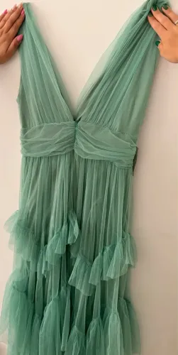 Vestido Nanna Maison longo verde água / verde menta - Ideal para casamentos e festas.