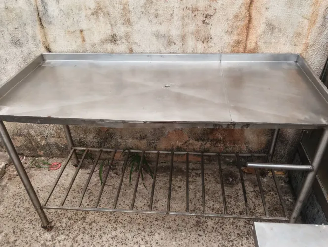 Mesa de inox 1.70 comprimento 65 d largura