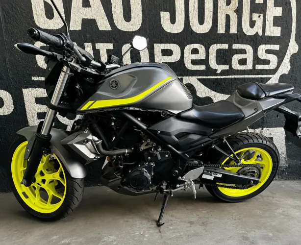 Yamaha MT03321 Night Fluxo Cinza