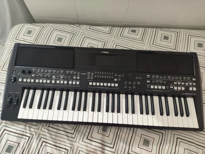 Teclado Yamaha Sx600