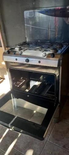 Vendo fogão Continental 5 bocas  todo em ótimo estado !