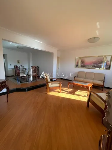 Apartamento à venda em Maringá, Zona 05, com 3 quartos, com 193.85 m²