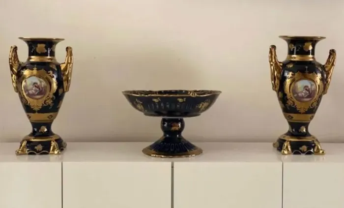 Ânforas e Centro de Mesa de Porcelana Limoges do Século XIX