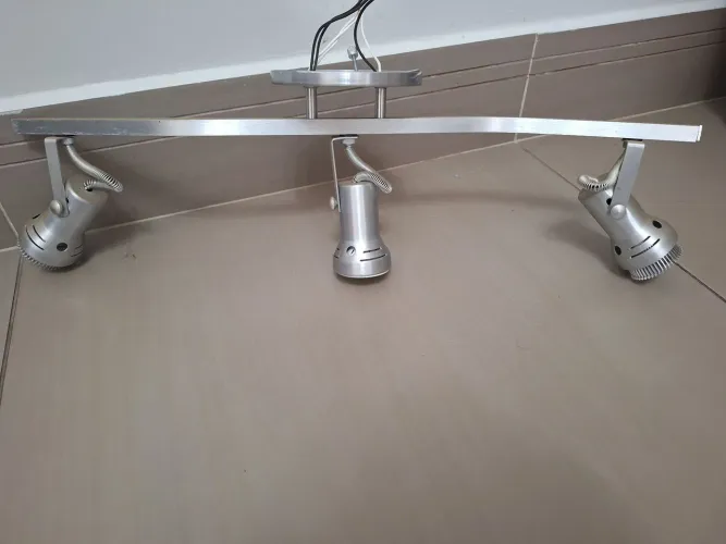 Trilho de iluminação metal escovado com 3x spots