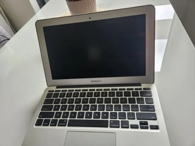 MAC BOOK AIR