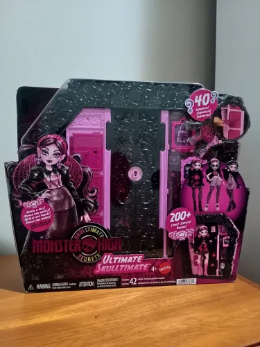 Boneca Monster High Draculaura Ultimate Skulltimate Lacrada