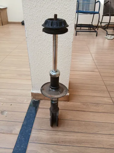 Vendo amortecedor do etios sedam em bom estado