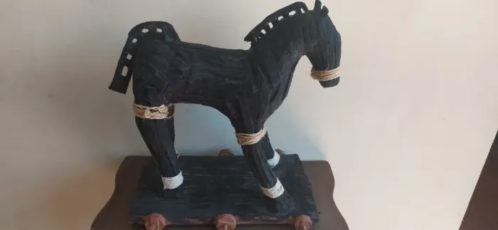 Cavalo de Troia escultura decorativa