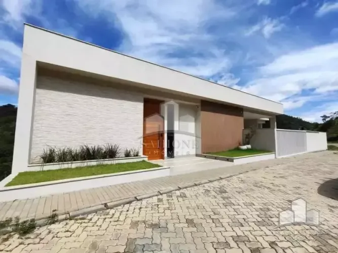 Casa com 3 suítes em Areal