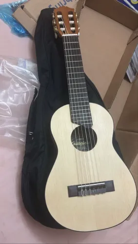 Yamaha Gl1 Guitalele, Natural, Guitalele Barítono Natural