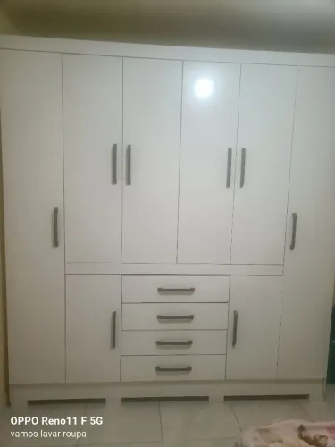 Vendo um quarda roupa
