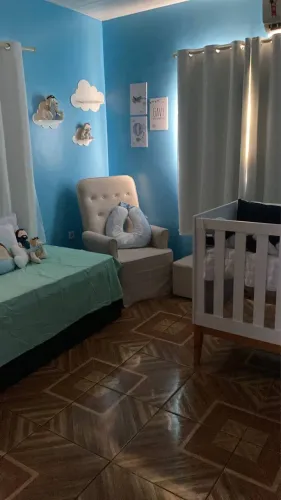 Poltrona de amamentação + puff bege