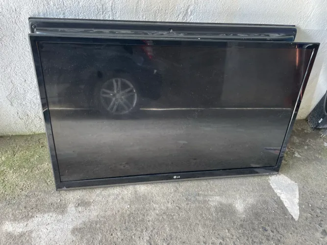 Tv LG 42LS5700- SB (LEIA O ANUNCIO)