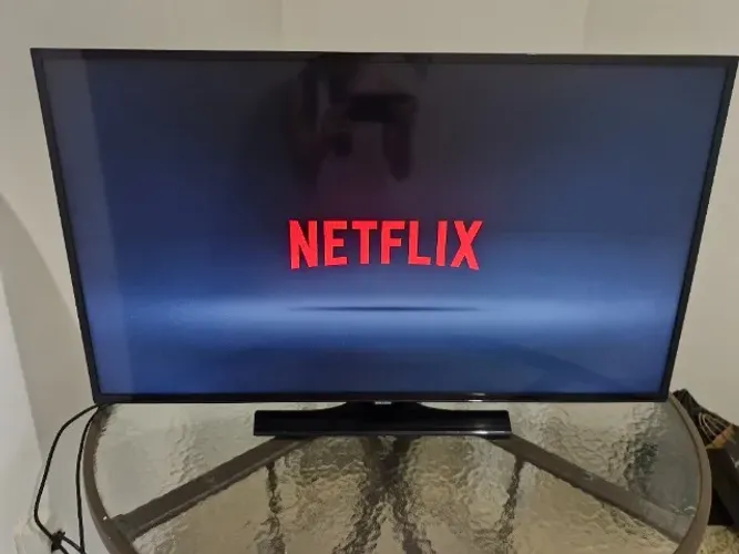 Smart TV TV LED 40" Samsung Série 5 Full HD UN40H5103 2 HDMI