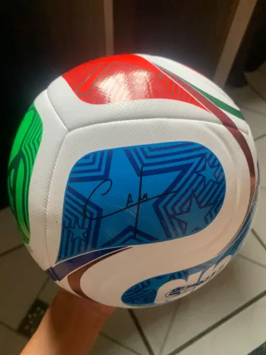Bola Copa 2026 Adidas Trionda Autografada Pelo Cafu (VW 45 Anos)