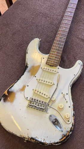 Guitarra Dunamiz 60s Cusrom Shop Heavy Relic Strat