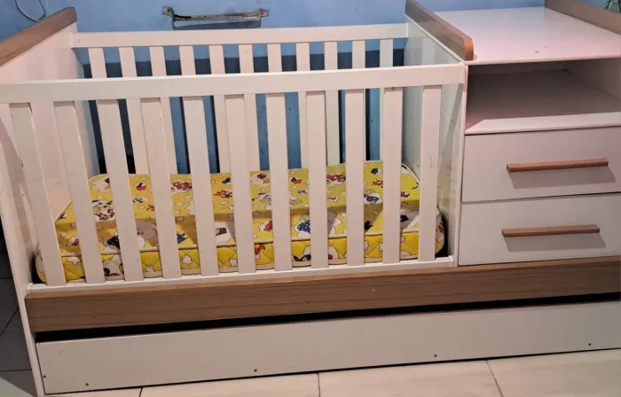 Berço que Vira Cama de Solteiro ? Completo e Prático!