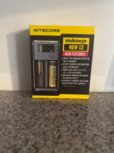 Carregador de baterias Nitecore Intellicharger New i2