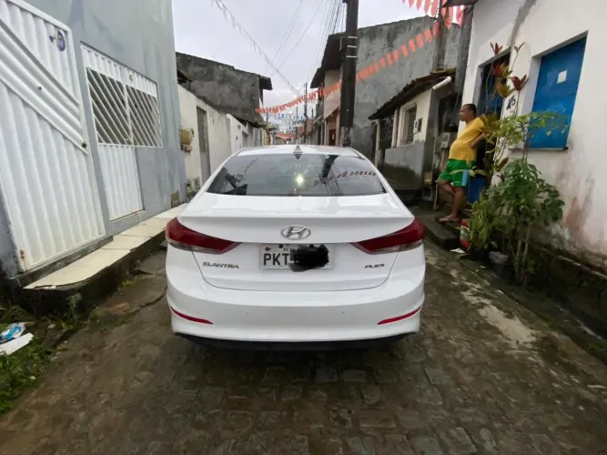 Hyundai Elantra Special Edit. 2.0 16V Flex Aut. 2017