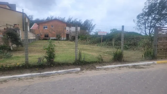 Terreno com 952,98m² no Morro das Pedras, Florianópolis.