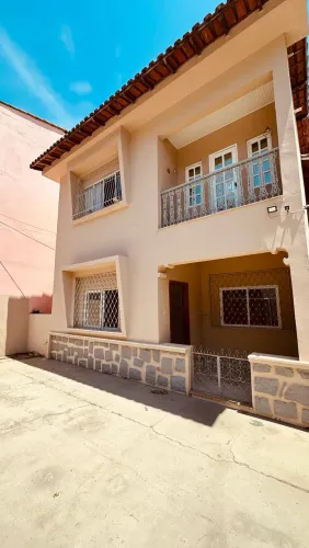 Alugo casa terreo com quintal