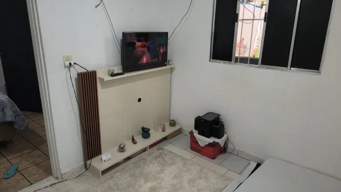 PAINEL TV BEGE