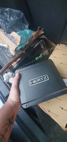 Amplificador Hertz HCP 4D - 4 Canais Classe D (Alta Fidelidade / Hi-Fi)