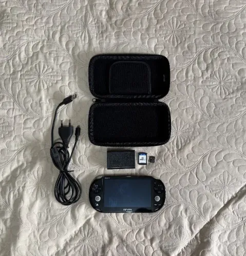 PS Vita Slim Standard Preto