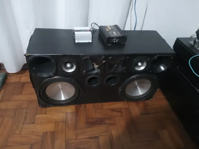 Som Potente 1400 watts Aceita cartão