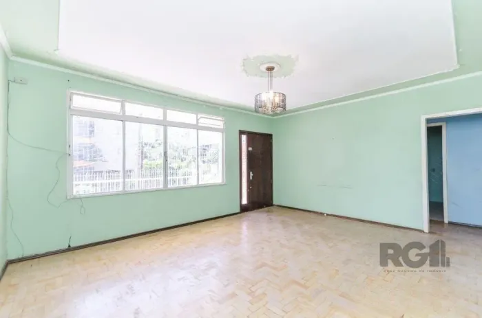 Excelente casa de 318m² com 3 dormitórios