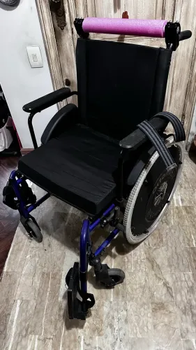 Cadeira de rodas seminova