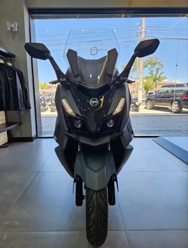 Cruisym 300cc - Vendedora Jaqueline