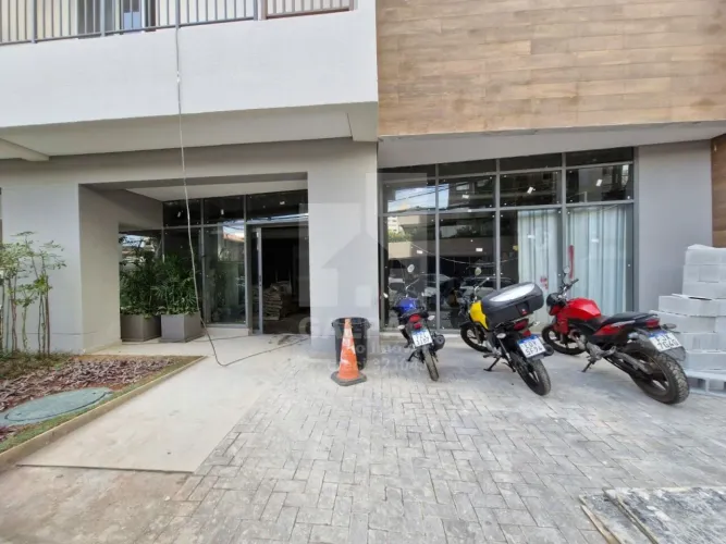 Compre loja com 2 vagas na Vila Olimpia com 220m²