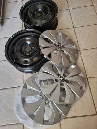 Jogo rodas 16" T Cross com calotas   