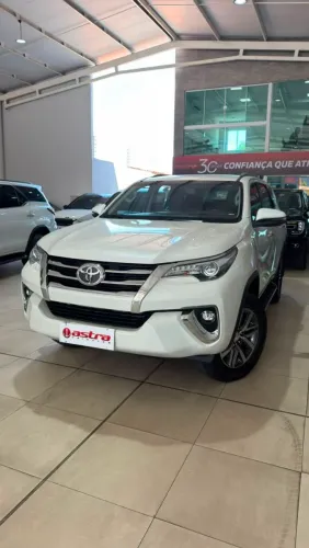 Toyota Hilux SW4 SRX 4X4 2.8 TDI 16V Dies. Aut. 2020