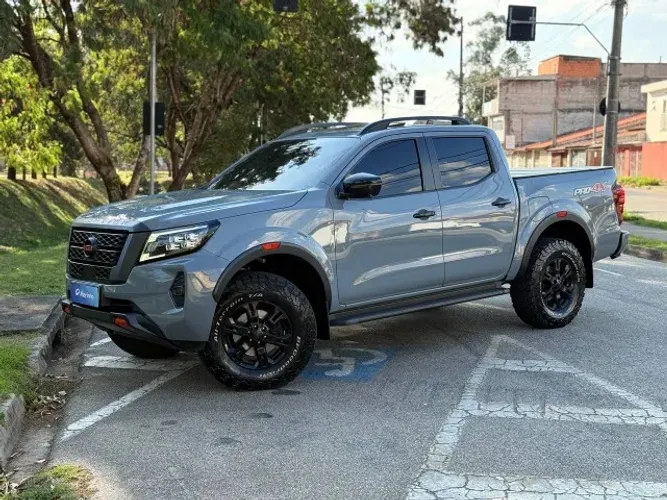 Nissan Frontier Pro4x CD 4X4 2.3 Bi-TB Die. AUT 2025