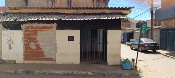 ALUGA-SE LOJA COMERCIAL NA CIDADE ESTRUTURAL - PRÓXIMA À FEIRA