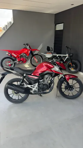 Titan 160 edição 40 anos 2025