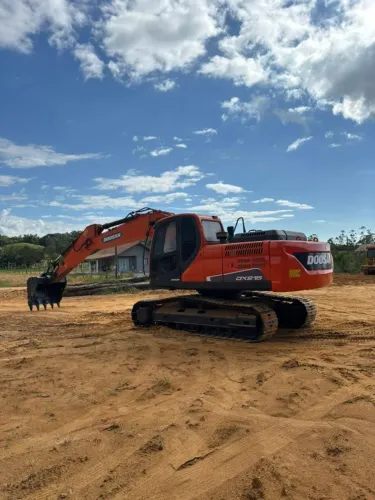 Escavadeira  Doosan 215 Ano 2019 Motor 6cc Revisada