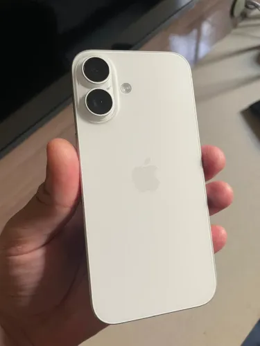 iPhone 16