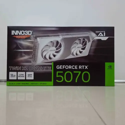 Placa de Vídeo INNO3D GeForce RTX 5070 Twin X2 OC White, 12GB, GDDR7 - Branca