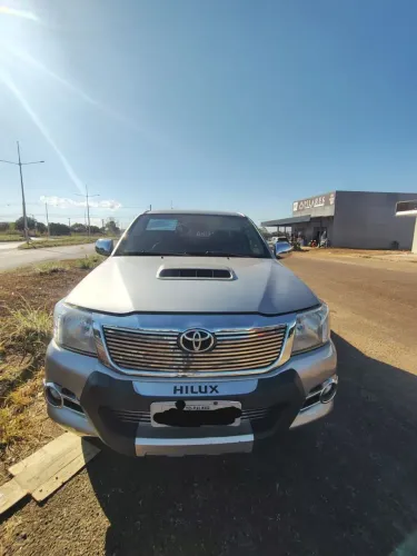 Toyota Hilux CD SR D4-d 4X4 3.0 TDI Dies Aut. 2015